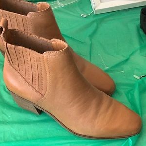 Luck brands camel color size 9 ankle boots like new